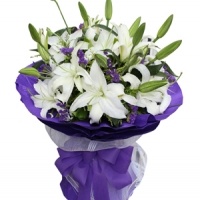 9 White Lily Bouquet